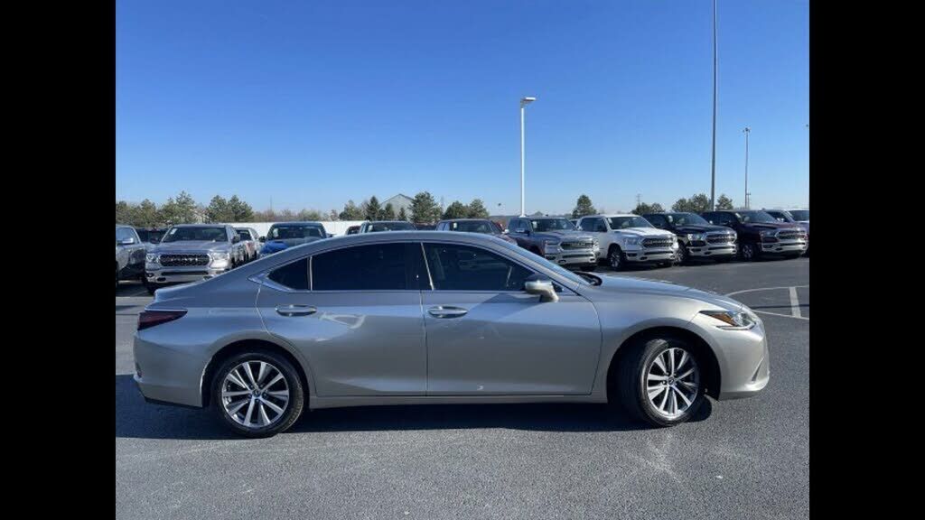 2019 Lexus ES