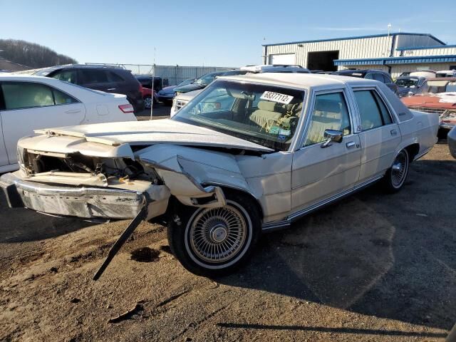 Ford Crown Victoria