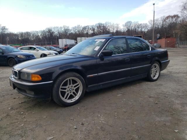 BMW 740i