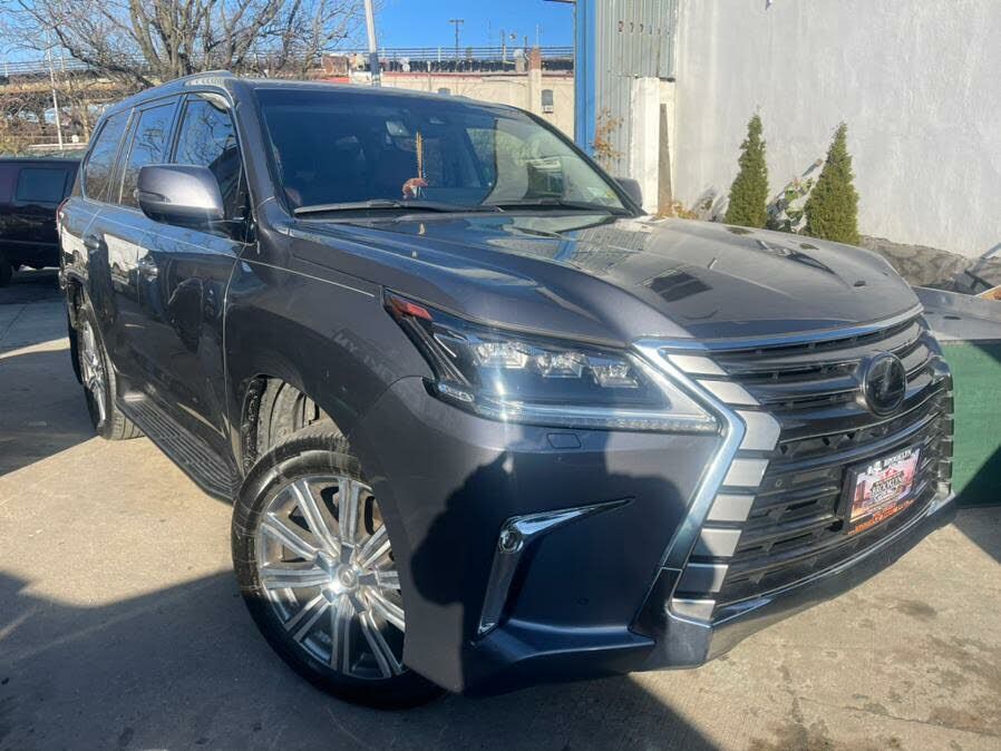 Lexus LX