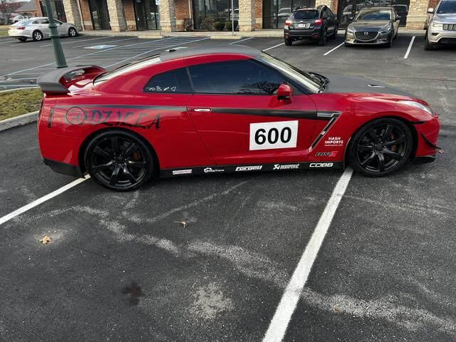 Nissan GT-R