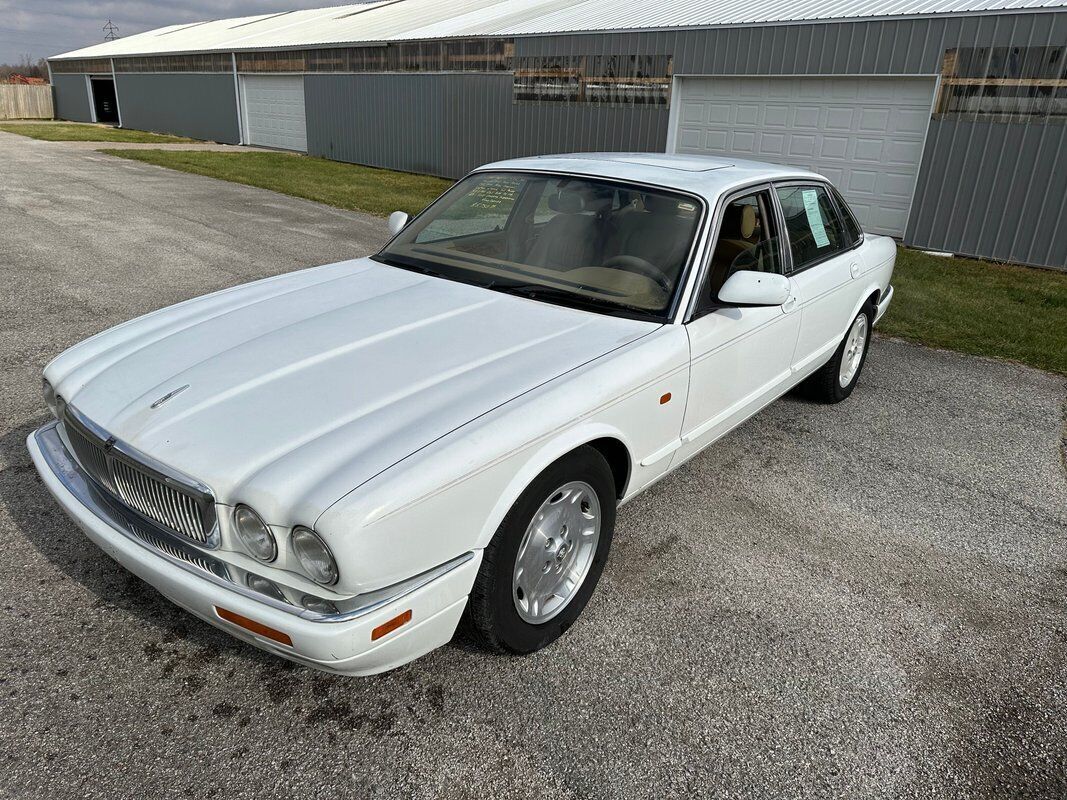 Jaguar XJ6