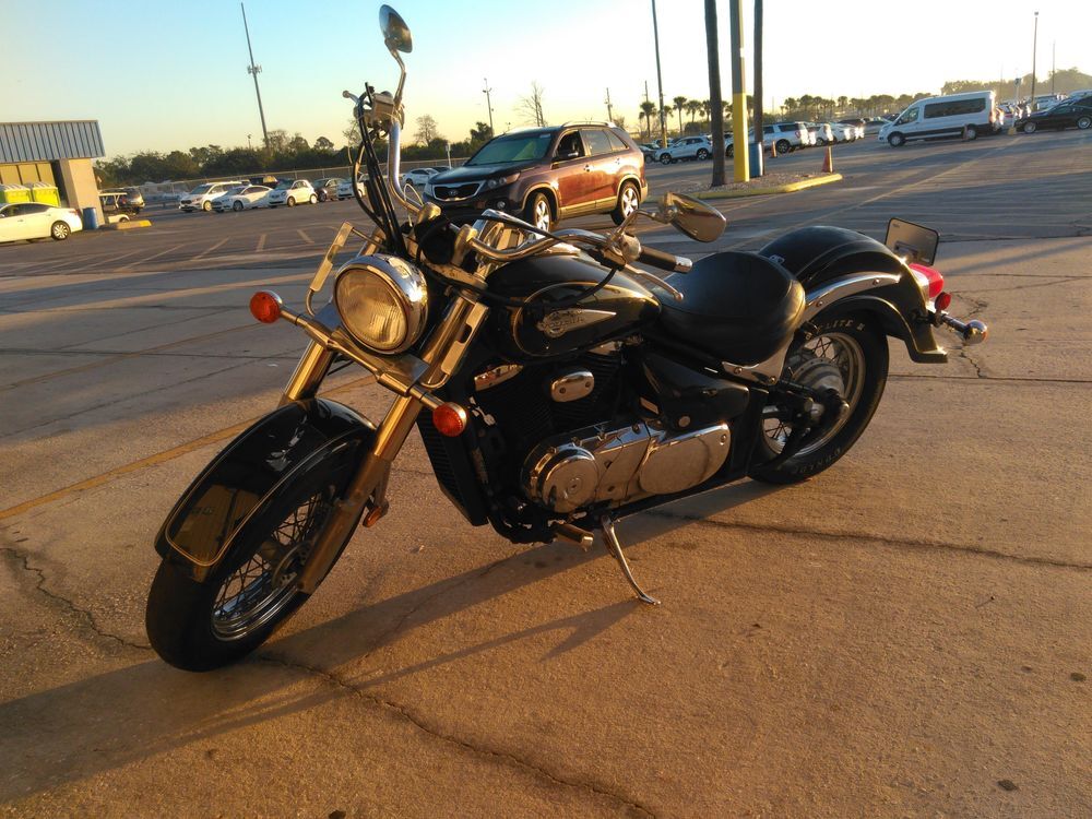 Suzuki VL800K