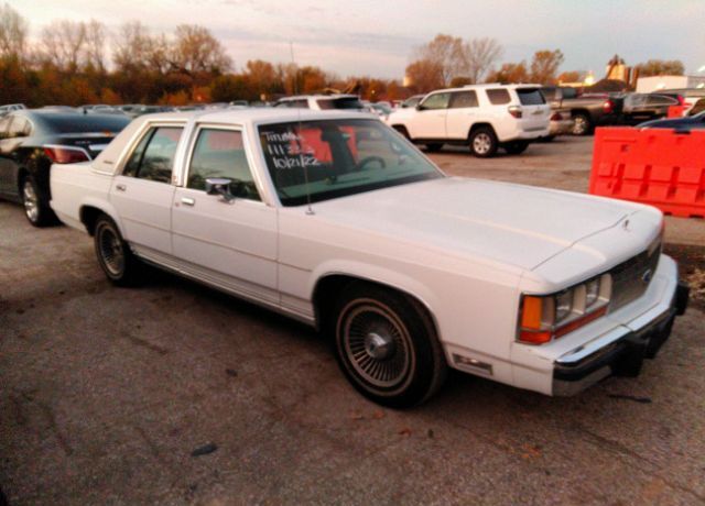 Ford Crown Victoria