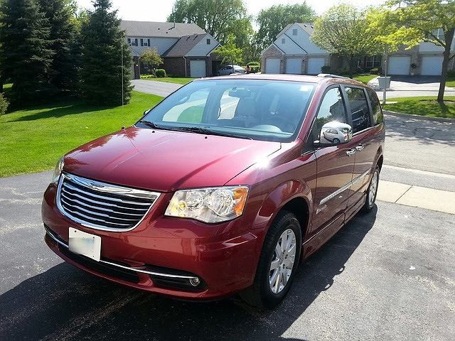 2012 CHRYSLER Town and Country