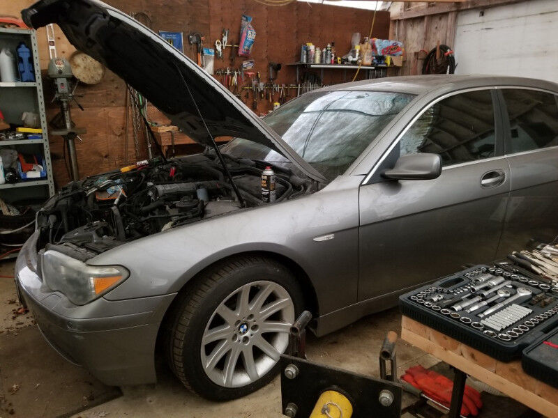 BMW 745i