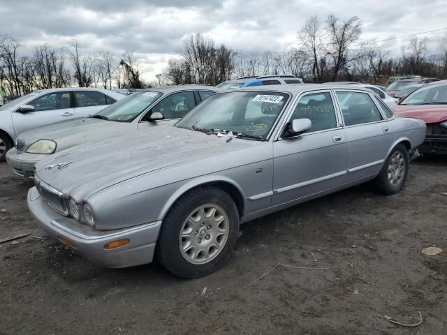 Jaguar XJ8