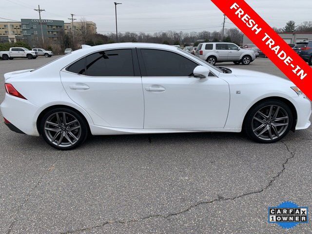 2016 Lexus IS