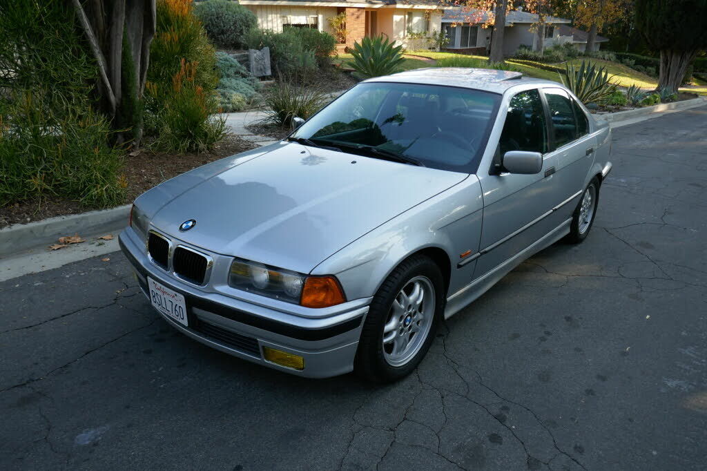 BMW 328i