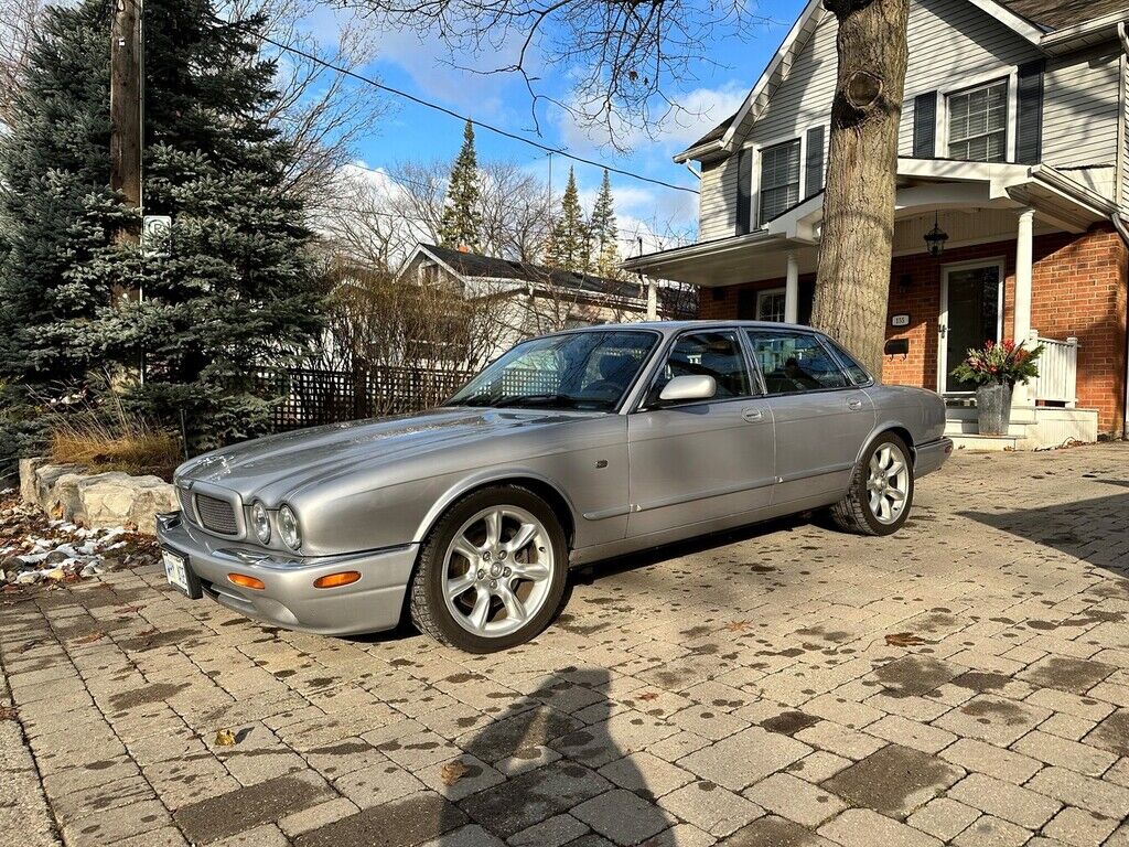 Jaguar XJR