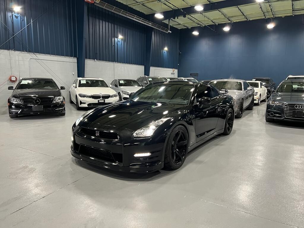 Nissan GT-R