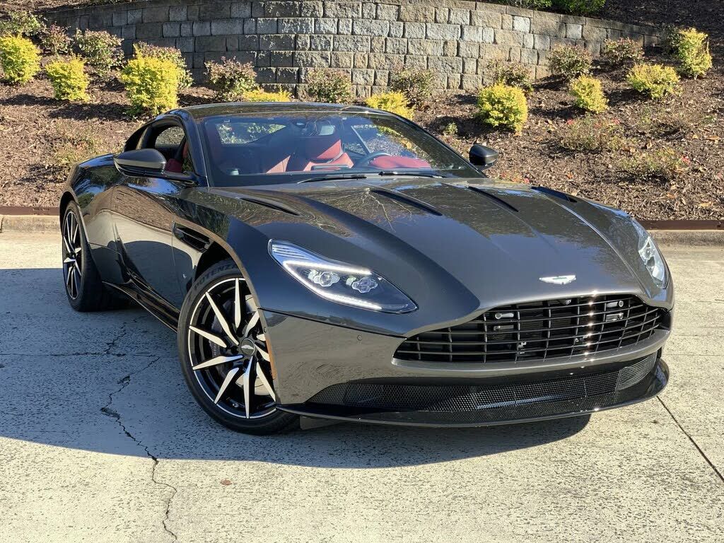 Aston Martin DB11