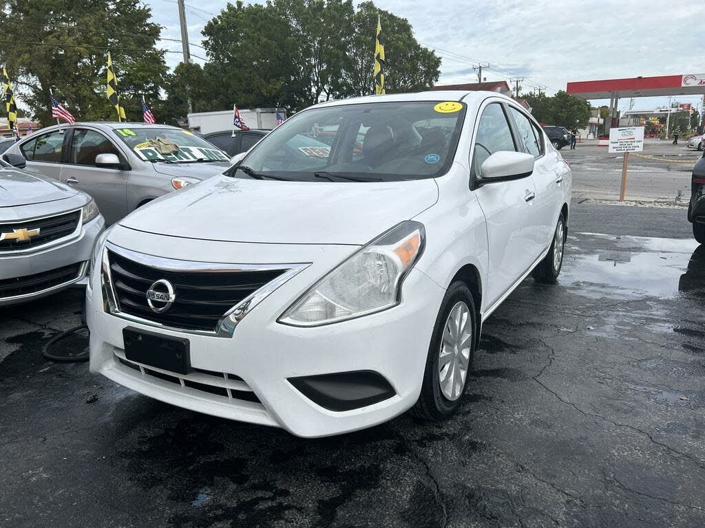 2017 NISSAN Versa