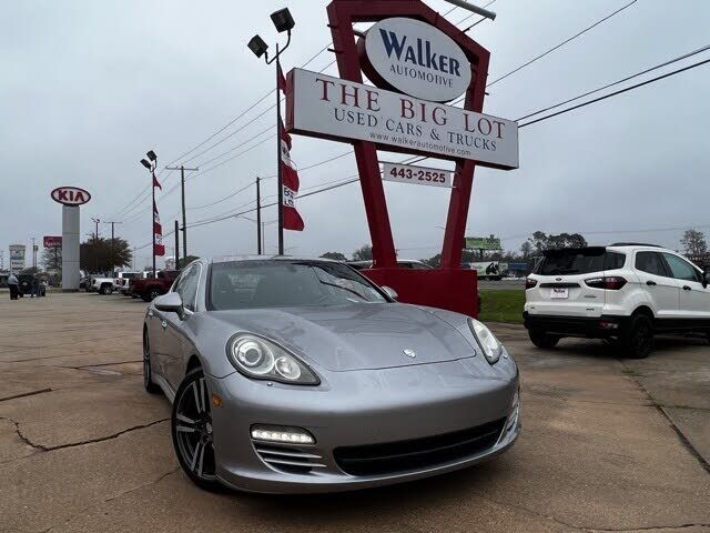PORSCHE