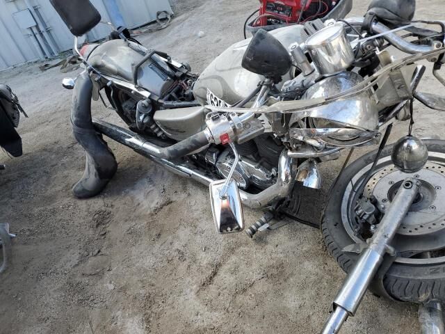 Honda VT1100C2 (SHADOW SABRE)