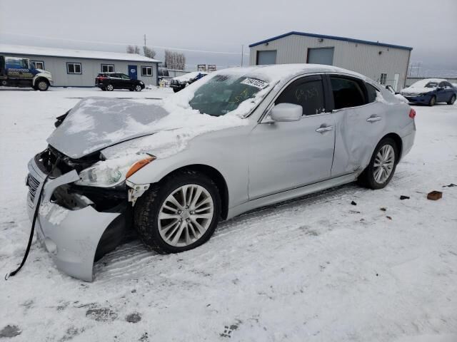 Infiniti M56
