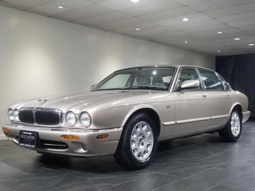 Jaguar XJ