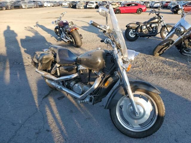 Honda VT1100C2 (SHADOW SABRE)