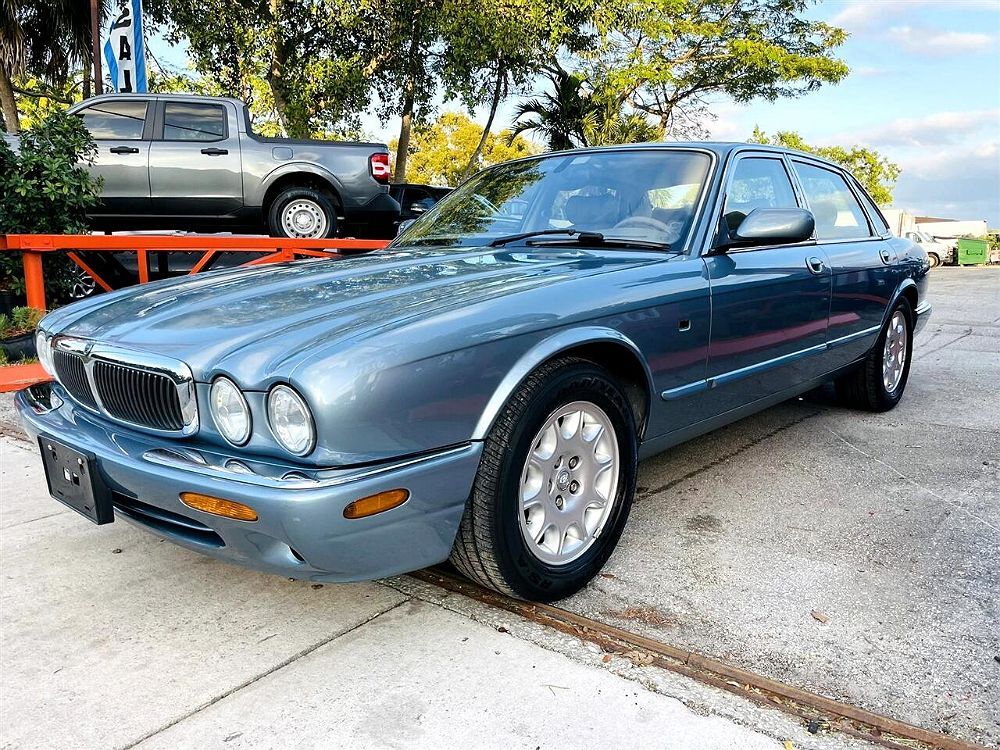 Jaguar XJ8