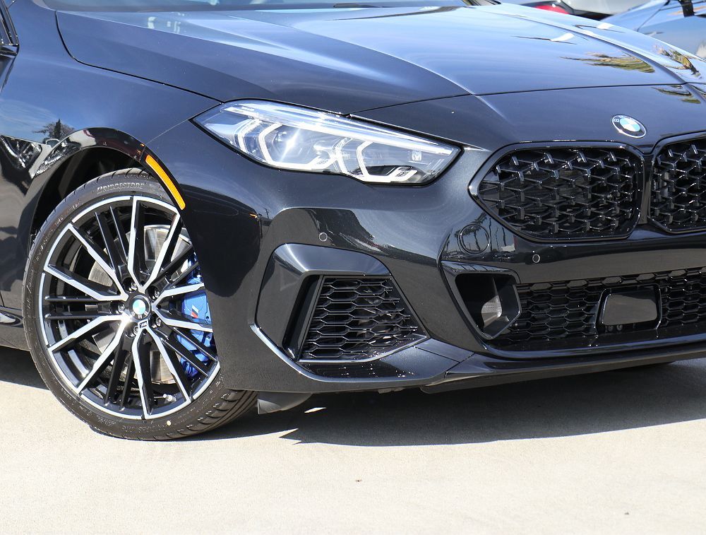 2023 BMW M235i