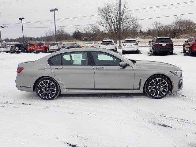 2022 BMW 750i