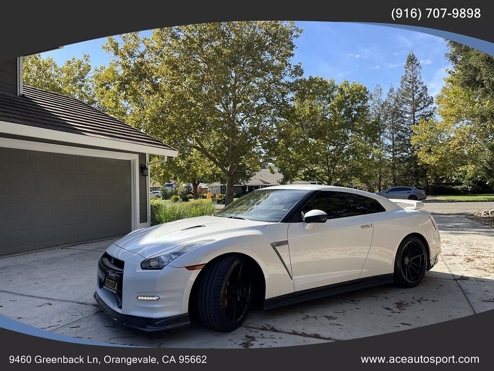 Nissan GT-R