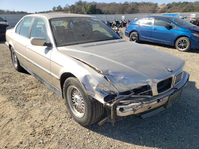 BMW 740i