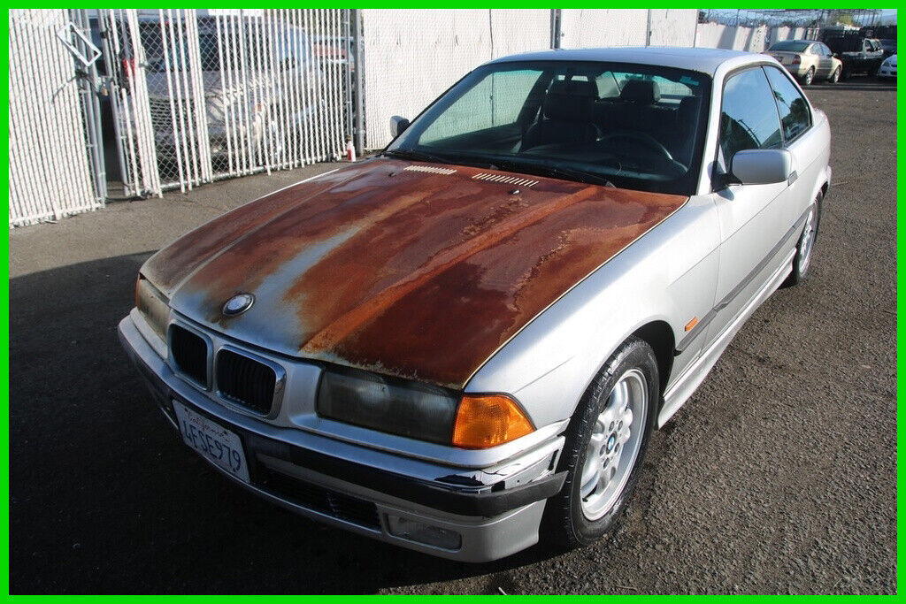 BMW 323is