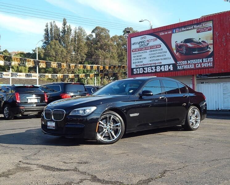 BMW 740i