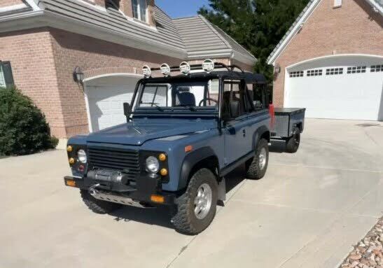 Land Rover Defender