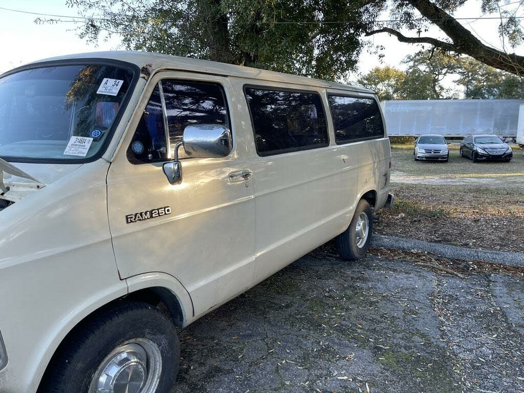 Dodge Ram Van