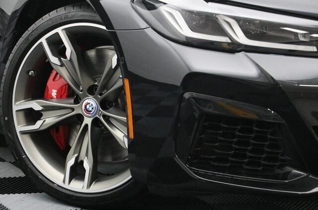 2023 BMW M550i