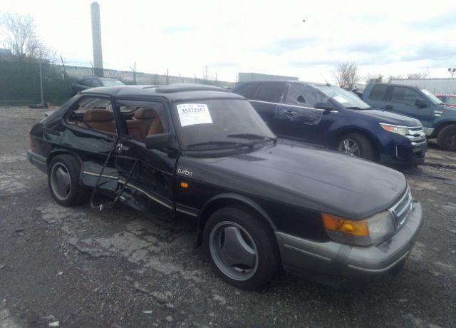 Saab 900