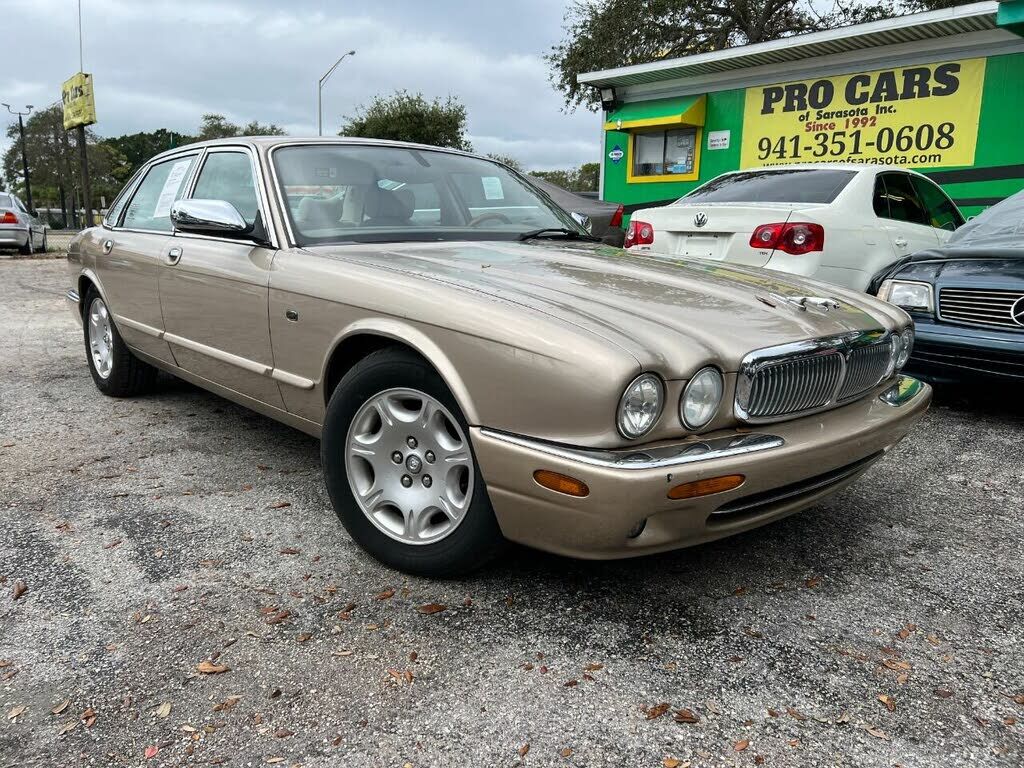 Jaguar XJ8