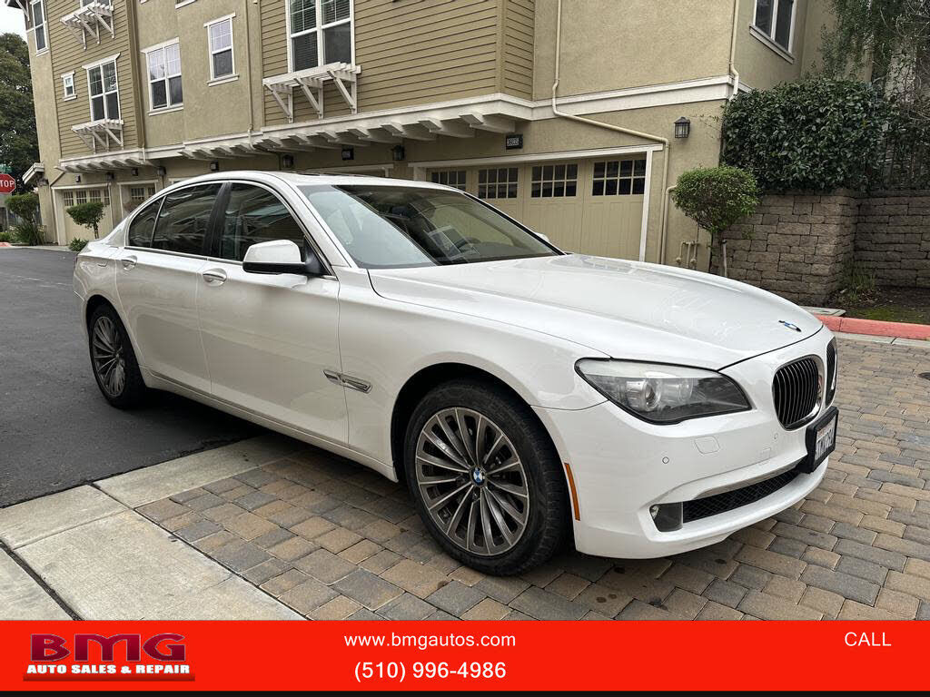 BMW 740i
