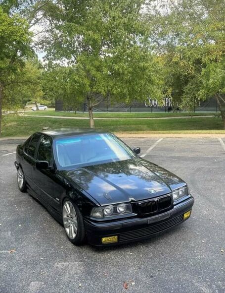 BMW 328i
