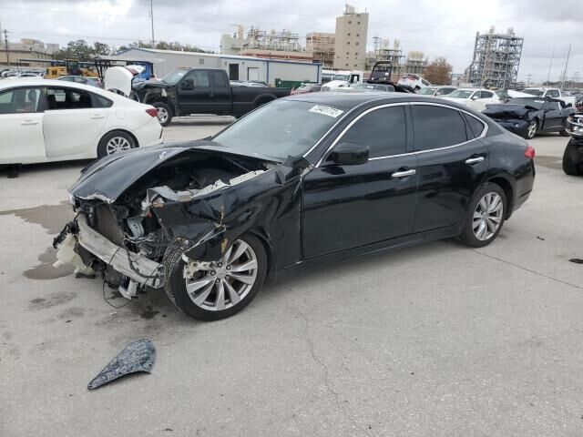 Infiniti M56