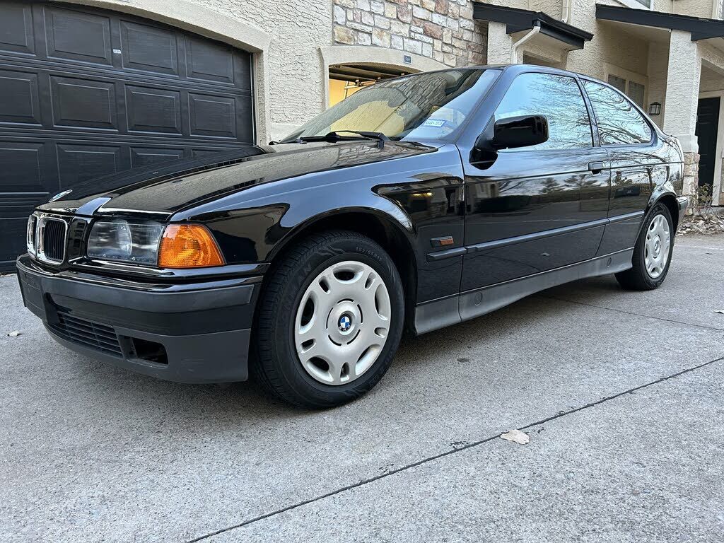 BMW 318ti