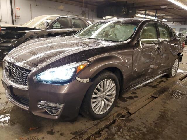 Infiniti Q70L