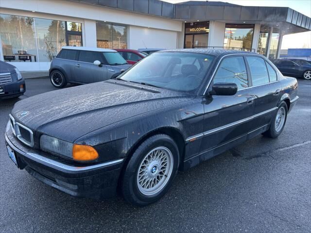 BMW 740i