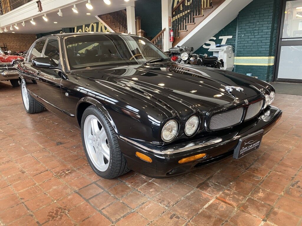 Jaguar XJR