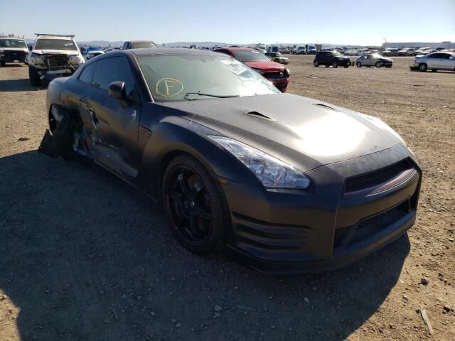 Nissan GT-R