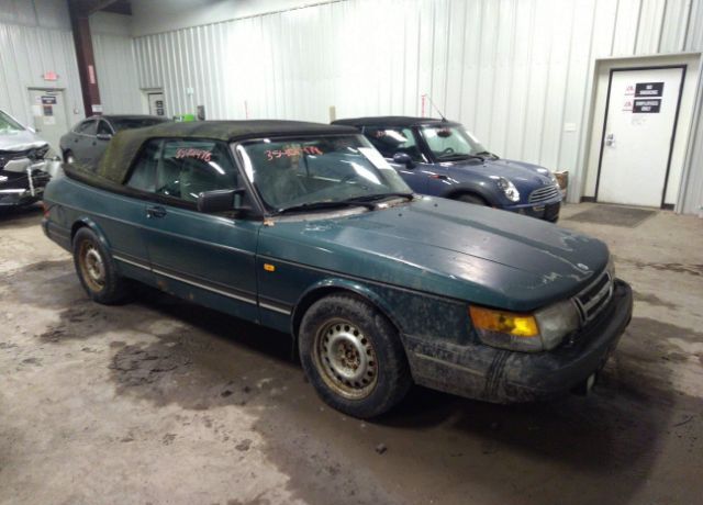 Saab 900