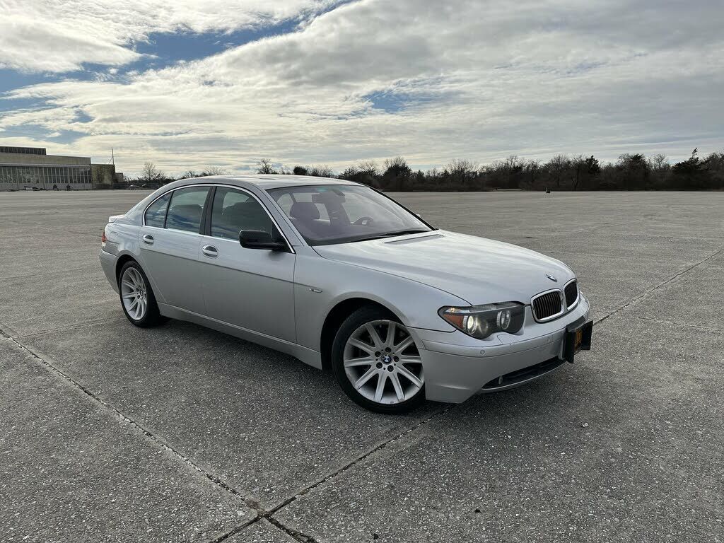 BMW 745i