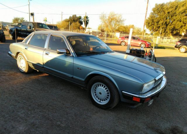 Jaguar XJ6