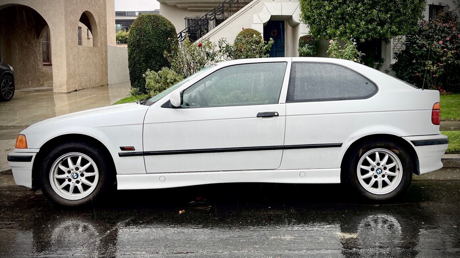 BMW 318ti