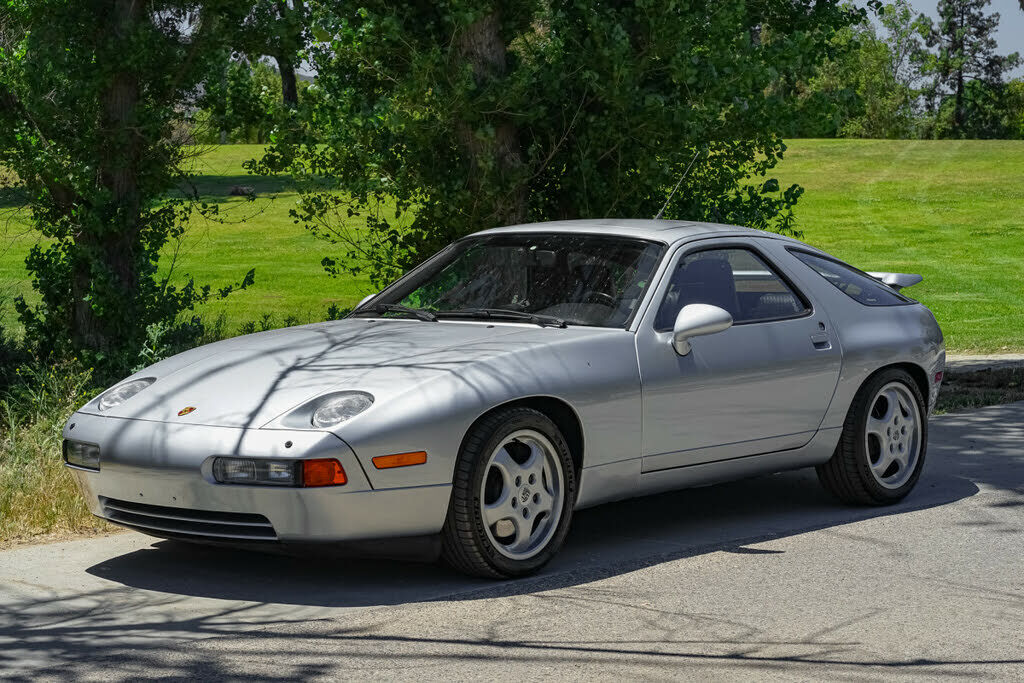 Porsche 928