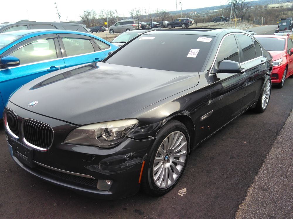 BMW 750i