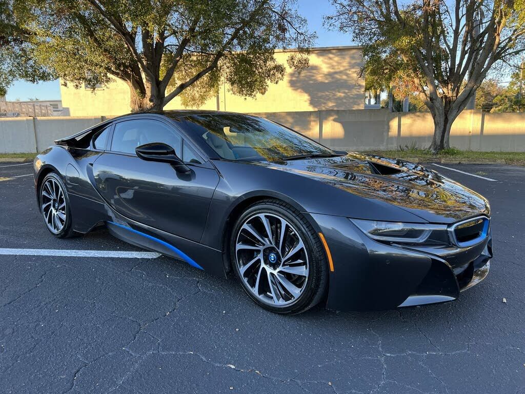 BMW i8