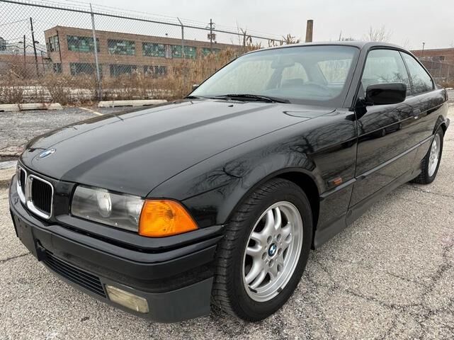BMW 325iS